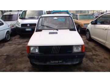 Veicolo immatricolato nel 09/1984, targato CH243103.
Carrozzeria con un pò di lesioni e ruggine.
Interni da sistemare.