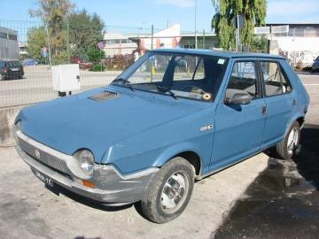 TE168291.
Vendo Fiat Ritmo 60 CL 5 porte perfettamente funzionante , revisionata come da foto vernire leggermente scolorita e piccola macchia di ruggine sul parafango post. sx