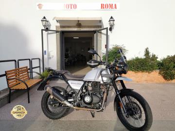 ROYAL ENFIELD HIMALAYAN 411

Immatricolata 2020, 411cc, 25Cv 18Kw, 21.600 Km, Euro4.

Con: Motore monocilindrico, cambio manuale a 5 rapporti, computer di bordo, raffreddamento ad aria, paramani, Abs, grigia faro, freni a disco da 300mm anteriore e 240mm al posteriore, cerchi a Raggi da 21 anteriore e 17 al posteriore.

Rimangono sempre esclusi i costi :
-del passaggio di proprietÃ  pari ad euro 200,00.
-messa su strada pari ad euro 300,00 che include controlli tagliando completo preconsegna (olio,filtro olio, filtro aria e tutti i componenti necessari al ripristino), 12 mesi di garanzia estendibili a 24 36mesi in base al veicolo e copre i componenti non soggetti ad usura (dettagli in sede).

Il prezzo del veicolo pubblicizzato Ã¨ stato calcolato utilizzando tutte le campagne commerciali a disposizione.

*************

I NOSTRI SERVIZI :
-Acquisto diretto con pagamento immediato
-conto vendita
-vendita auto, moto e scooter usati e garantiti
-vendita veicoli d'epoca
-permuta auto con moto e viceversa
-noleggio breve e lungo termine
-finanziamenti personalizzati (rata costante,mini e maxi rate, leasing)
-assistenza post-vendita con societÃ  di garanzie e officine partner
-assicurazioni
-consulenze e stime per acquisti tra privati

VISITA il nostro sito internet: automotousateroma.it oppure scarica la nostra App: automotousateroma dall' Apple store o Play store per restare aggiornato sui nostri ultimi arrivi.

VIENI A TROVARCI PER VEDERE DAL VIVO QUESTO VEICOLO :
Auto Moto Usate Roma s.r.l.Via Appia Nuova 23, 00047, Marino (RM) (adiacente Sorelle Ramonda)

*************

HAI UNA PERMUTA?
compila il form sull'App o nel nostro sito automotousateroma.it
oppure inviaci foto e descrizione (modello anno km motore ...)
al nostro numero whatsapp : Cell. 351-4646876 o Whats. 366-6562866 Fisso 06-7215841 e-mail : info@automotousateroma.it

*************
La Auto Moto Usate Roma Srl declina ogni responsabilitÃ  per eventuali involontarie incongruenze che non rappresentano in alcun modo un impegno contrattuale e invitano i clienti a verificare sempre dal vivo la correttezza dei dati che potrebbero non coincidere con lâ€™effettivo equipaggiamento del veicolo spesso dovuto alla incompatibilitÃ  dei dati trasmessi sulle varie piattaforme web.