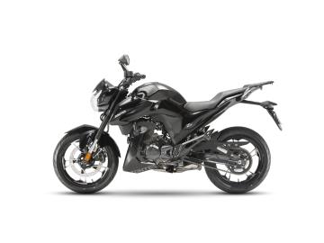 Zontes ZT 125-Z2 

La naked 125 ideale per neopatentati (guidabile con Patente A1 o Patente B), che unisce un design aggressivo e moderno a una dotazione tecnologica di categoria superiore.
Caratteristiche Tecniche Principali:
Motore: Monocilindrico 4 tempi, raffreddato a liquido 
Potenza: 14,7 CV (10,8 kW) â€“ Il massimo consentito per la categoria 
Cambio: Meccanico a 6 marce con frizione antisaltellamento 
Emissioni: Omologazione Euro 5+ 
CapacitÃ  serbatoio: 17 litri (autonomia eccezionale e consumi record di oltre 40 km/l) 
Altezza sella: 790 mm (comoda e accessibile a tutti) 
âš™ï¸ Dotazione di Serie Full Optional:
Impianto frenante a disco con ABS anteriore e posteriore 
Gruppo ottico Full LED ad alta visibilitÃ 
Strumentazione digitale con display LCD intelligente 
Doppia presa USB a ricarica rapida (2.1 A) 
Apertura/chiusura elettrica della sella 
Terminale di scarico in acciaio inox con protezione termica 
Portapacchi posteriore in alluminio giÃ  incluso
La nostra offerta in Concessionaria:
Veicolo: Nuovo da immatricolare. 
Prezzo: 2.990â‚¬ + 350â‚¬ Immatricolazione 
Garanzia: 24 Mesi.
Soluzioni d'acquisto: PossibilitÃ  di finanziamenti personalizzati, anche con mini-rate. 


I NOSTRI SERVIZI : 
-Acquisto diretto con pagamento immediato 
-conto vendita
-vendita auto, moto e scooter usati e garantiti
-vendita veicoli d'epoca
-permuta auto con moto e viceversa
-noleggio breve e lungo termine
-finanziamenti personalizzati (rata costante,mini e maxi rate, leasing)
-assistenza post-vendita con societÃ  di garanzie e officine partner
-assicurazioni
-consulenze e stime per acquisti tra privati

VISITA il nostro sito internet: automotousateroma.it oppure scarica la nostra App: automotousateroma dall' Apple store o Play store per restare aggiornato sui nostri ultimi arrivi.

VIENI A TROVARCI PER VEDERE DAL VIVO QUESTO VEICOLO :
Auto Moto Usate Roma s.r.l.Via Appia Nuova 23, 00047, Marino (RM) (adiacente Sorelle Ramonda).

HAI UNA PERMUTA?
compila il form sull'App o nel nostro sito automotousateroma.it
oppure inviaci foto e descrizione (modello anno km motore ...)
al nostro numero whatsapp : Cell. 366-6562866 o 351-4646876 Fisso 06-7215841 e-mail : info@automotousateroma.it

La Auto Moto Usate Roma Srl declina ogni responsabilitÃ  per eventuali involontarie incongruenze che non rappresentano in alcun modo un impegno contrattuale e invitano i clienti a verificare sempre dal vivo la correttezza dei dati che potrebbero non coincidere con lâ€™effettivo equipaggiamento del veicolo spesso dovuto alla incompatibilitÃ  dei dati trasmessi sulle varie piattaforme web. 