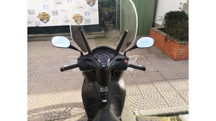 Honda SH 300i SCOOTER