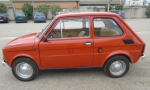 Vettura immatricolata nel 1973. Colore della carrozzeria rosso pastello. Alimentazione benzina. Targata MC119226. Vettura funzionante. Vettura immatricolata nel 1973. Colore della carrozzeria rosso pastello. Alimentazione benzina. Targata MC119226. Vettura funzionante.