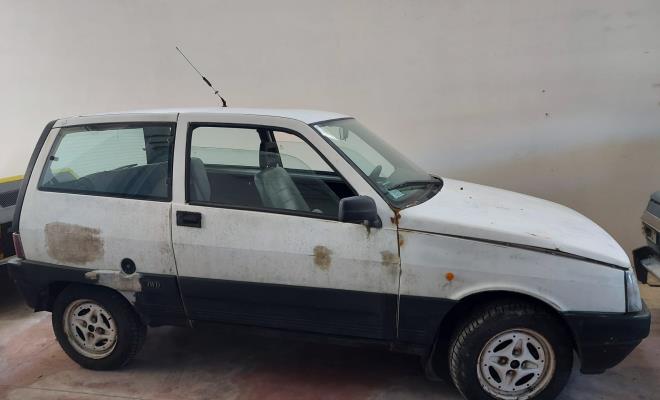 Veicolo immatricolato nel 1987, targato TE226098, carrozzeria di colore bianco, marciante.
Il prezzo indicato è comprensivo di iva al 22%.