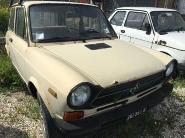 Vettura d'epoca con targa e documento originali.Mezzo targato AP207353. Colore carrozzeria Beige pastello. 
In discreto stato. 
La vettura è iscritta asi .