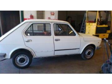 Veicolo immatricolato nel 01/1981, targato AQ154917.
Carrozzeria di color bianco. 4 porte.
Carrozzeria con leggeri segni di usura e ruggine.