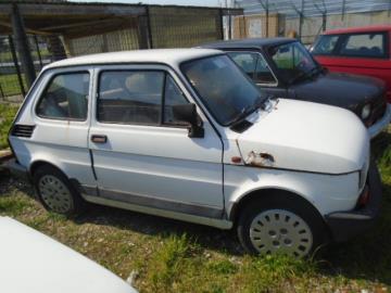 Auto in discreto stato di conservazione, per poterla far marciare ha bisogno di interventi di manutenzione. 
cc 700. Vettura targata AP380025. 
Colore carrozzeria bianco pastello. 
Targhe originali.