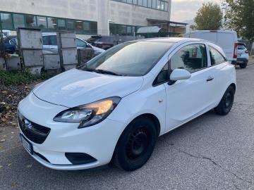 Veicolo immatricolato autocarro nel 03/2016, targato FD232RJ, carrozzeria di colore bianco in ottime condizioni. 
Al prezzo indicato va aggiunta iva al 22%
