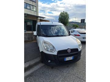 Veicolo immatricolato autocarro nel 2014, targato EX347CV. Carrozzeria di colore bianco, in buone condizioni. Veicolo con motore nuovo fatturato.
Al prezzo indicato va aggiunta iva al 22% 