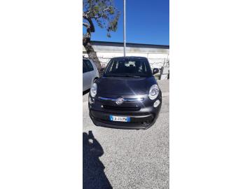 Veicolo immatricolato nel 06.2014, targato EW404MW.
Carrozzeria con leggeri danni di color grigio.
Veicolo esente iva.