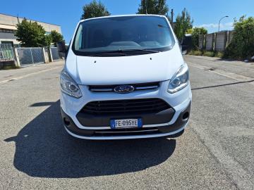 Veicolo immatricolato autocarro nel 01/2017, targato FE095YE.
carrozzeria di color bianco.
Al prezzo indicato va aggiunta iva al 22%.