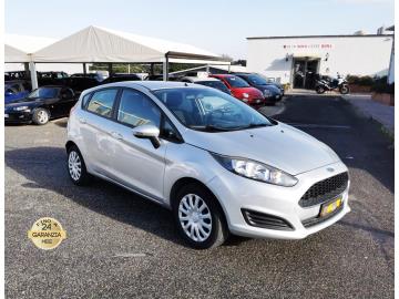 FORD FIESTA 1.2 Benzina

Immatricolata 2017, 1242cc, 60Kw 82Cv, 126.900km, 5porte 5posti, Euro6B.

*** Idonea per NEOPATENTATI ***


Con: Motore a 4 cilindri in linea, cambio manuale a 5 rapporti, volante in
pelle con comandi integrati, climatizzatore, finestrini e specchietti
elettrici, impianto stereo cd-mp3-usb-bluetooth, Airbag, Abs,
servosterzo elettrico assistito (EPAS), sistema monitoraggio
pressione pneumatici (TPMS), sensori parcheggio posteriore, Isofix,
cerchi da 15â€.

Il prezzo proposto di euro 8.900,00euro Ã¨ legato alla promozione web che prevede un acquisto tramite finanziamento di intero importo. Info in sede.
Il prezzo senza promo Ã¨ di euro 9.900,00.
Rimangono sempre esclusi i costi :
-del passaggio di proprietÃ  pari ad euro 500,00.
-messa su strada pari ad euro 400,00 che include controlli tagliando completo preconsegna (olio,filtro olio, filtro aria e tutti icomponenti necessari al ripristino ivi compresi kit distribuzione),igienizzazione interni, kit ruota di scorta o kit gonfiaggio, 12 mesi di garanzia estendibili a 24 36mesi in base al veicolo e copre i componenti non soggetti ad usura (dettagli in sede).
Il prezzo del veicolo pubblicizzato Ã¨ stato calcolato utilizzando tutte le campagne commerciali a disposizione.

*************

I NOSTRI SERVIZI :
-Acquisto diretto con pagamento immediato
-conto vendita
-vendita auto, moto e scooter usati e garantiti
-vendita veicoli d'epoca
-permuta auto con moto e viceversa
-noleggio breve e lungo termine
-finanziamenti personalizzati (rata costante,mini e maxi rate, leasing)
-assistenza post-vendita con societÃ  di garanzie e officine partner
-assicurazioni
-consulenze e stime per acquisti tra privati

VISITA il nostro sito internet: automotousateroma.it oppure scarica la nostra App: automotousateroma dall' Apple store o Play store per restare aggiornato sui nostri ultimi arrivi.

VIENI A TROVARCI PER VEDERE DAL VIVO QUESTO VEICOLO :
Auto Moto Usate Roma s.r.l.Via Appia Nuova 23, 00047, Marino (RM) (adiacente Sorelle Ramonda)

*************

HAI UNA PERMUTA?
compila il form sull'App o nel nostro sito automotousateroma.it
oppure inviaci foto e descrizione (modello anno km motore ...)
al nostro numero whatsapp : Cell. 351-4646876 o e-mail : info@automotousateroma.it

*************
La Auto Moto Usate Roma Srl declina ogni responsabilitÃ  per eventuali involontarie incongruenze che non rappresentano in alcun modo un impegno contrattuale e invitano i clienti a verificare sempre dal vivo la correttezza dei dati che potrebbero non coincidere con lâ€™effettivo equipaggiamento del veicolo spesso dovuto alla incompatibilitÃ  dei dati trasmessi sulle varie piattaforme web.

