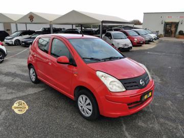 NISSAN PIXO 1.0 ECO FUN GPL

Immatricolata 2010, 999cc, 75.000Km, 68Cv 50Kw, Euro5, 5porte 4posti.

*** Auto idonea per i NEOPATENTATI ***

Con: Motore a 3 cilindri, cambio manuale a 5 rapporti, Abs, Airbag,
computer di bordo, volante regolabile, servosterzo elettrico,
fendinebbia, stereo, climatizzatore manuale, Schienali sedili post.
ribaltabili separatamente (50:50), Isofix, cerchi da 14â€.

Il prezzo proposto di euro 4.400,00euro Ã¨ legato alla promozione web che prevede un acquisto tramite finanziamento di intero importo. Info in sede.
Il prezzo senza promo Ã¨ di euro 4.900,00.
Rimangono sempre esclusi i costi :
-del passaggio di proprietÃ  pari ad euro 500,00.
-messa su strada pari ad euro 400,00 che include controlli tagliando completo preconsegna (olio,filtro olio, filtro aria e tutti icomponenti necessari al ripristino ivi compresi kit distribuzione),igienizzazione interni, kit ruota di scorta o kit gonfiaggio, 12 mesi di garanzia estendibili a 24 36mesi in base al veicolo e copre i componenti non soggetti ad usura (dettagli in sede).
Il prezzo del veicolo pubblicizzato Ã¨ stato calcolato utilizzando tutte le campagne commerciali a disposizione.

*************

I NOSTRI SERVIZI :
-Acquisto diretto con pagamento immediato
-conto vendita
-vendita auto, moto e scooter usati e garantiti
-vendita veicoli d'epoca
-permuta auto con moto e viceversa
-noleggio breve e lungo termine
-finanziamenti personalizzati (rata costante,mini e maxi rate, leasing)
-assistenza post-vendita con societÃ  di garanzie e officine partner
-assicurazioni
-consulenze e stime per acquisti tra privati

VISITA il nostro sito internet: automotousateroma.it oppure scarica la nostra App: automotousateroma dall' Apple store o Play store per restare aggiornato sui nostri ultimi arrivi.

VIENI A TROVARCI PER VEDERE DAL VIVO QUESTO VEICOLO :
Auto Moto Usate Roma s.r.l.Via Appia Nuova 23, 00047, Marino (RM) (adiacente Sorelle Ramonda)

*************

HAI UNA PERMUTA?
compila il form sull'App o nel nostro sito automotousateroma.it
oppure inviaci foto e descrizione (modello anno km motore ...)
al nostro numero whatsapp : Cell. 351-4646876 o e-mail : info@automotousateroma.it

*************
La Auto Moto Usate Roma Srl declina ogni responsabilitÃ  per eventuali involontarie incongruenze che non rappresentano in alcun modo un impegno contrattuale e invitano i clienti a verificare sempre dal vivo la correttezza dei dati che potrebbero non coincidere con lâ€™effettivo equipaggiamento del veicolo spesso dovuto alla incompatibilitÃ  dei dati trasmessi sulle varie piattaforme web.
