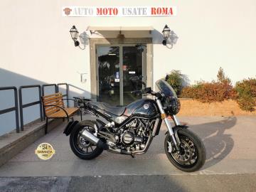 BENELLI LEONCINO 500 ABS

Immatricolato 2022, 500cc, 48Cv 35Kw, 23.300km, Euro 5.

Con: Motore bicilindrico, cambio manuale a 6 rapporti, computer di bordo, ABS, faro Led, stop Led, frecce Led, cupolino FumÃ¨, strumentazione LCD con indicazione contagiri, velocitÃ , contakm e indicatore carburante, impianto frenante anteriore con doppio disco da 320mm, disco singolo da 260mm al posteriore, cerchi in lega da 17â€, portapacchi.

Rimangono sempre esclusi i costi :
-del passaggio di proprietÃ  pari ad euro 200,00.
-messa su strada pari ad euro 300,00 che include controlli tagliando completo preconsegna (olio,filtro olio, filtro aria e tutti i componenti necessari al ripristino), 12 mesi di garanzia estendibili a 24 36mesi in base al veicolo e copre i componenti non soggetti ad usura (dettagli in sede).

Il prezzo del veicolo pubblicizzato Ã¨ stato calcolato utilizzando tutte le campagne commerciali a disposizione.

*************

I NOSTRI SERVIZI :
-Acquisto diretto con pagamento immediato
-conto vendita
-vendita auto, moto e scooter usati e garantiti
-vendita veicoli d'epoca
-permuta auto con moto e viceversa
-noleggio breve e lungo termine
-finanziamenti personalizzati (rata costante,mini e maxi rate, leasing)
-assistenza post-vendita con societÃ  di garanzie e officine partner
-assicurazioni
-consulenze e stime per acquisti tra privati

VISITA il nostro sito internet: automotousateroma.it oppure scarica la nostra App: automotousateroma dall' Apple store o Play store per restare aggiornato sui nostri ultimi arrivi.

VIENI A TROVARCI PER VEDERE DAL VIVO QUESTO VEICOLO :
Auto Moto Usate Roma s.r.l.Via Appia Nuova 23, 00047, Marino (RM) (adiacente Sorelle Ramonda)

*************

HAI UNA PERMUTA?
compila il form sull'App o nel nostro sito automotousateroma.it
oppure inviaci foto e descrizione (modello anno km motore ...)
al nostro numero whatsapp : Cell. 351-4646876 o Whats. 366-6562866 Fisso 06-7215841 e-mail : info@automotousateroma.it

*************
La Auto Moto Usate Roma Srl declina ogni responsabilitÃ  per eventuali involontarie incongruenze che non rappresentano in alcun modo un impegno contrattuale e invitano i clienti a verificare sempre dal vivo la correttezza dei dati che potrebbero non coincidere con lâ€™effettivo equipaggiamento del veicolo spesso dovuto alla incompatibilitÃ  dei dati trasmessi sulle varie piattaforme web.

