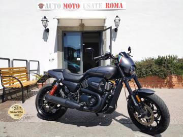 HARLEY-DAVIDSON XG 750 STREET-ROD

Immatricolato 2017, 749cc, 52Kw Cv, 17.000Km, Euro4.

Con: Motore Bicilindrico a V, cambio manuale a 6 rapporti, raffreddamento a liquido, Abs, filtro aria Screaming Eagle, scarico S S, faro a Led, cupolino, specchietti end bar, freni a disco da 300mm, cerchi da 17â€.

Rimangono sempre esclusi i costi :
-del passaggio di proprietÃ  pari ad euro 200,00.
-messa su strada pari ad euro 300,00 che include controlli tagliando completo preconsegna (olio,filtro olio, filtro aria e tutti i componenti necessari al ripristino), 12 mesi di garanzia estendibili a 24 36mesi in base al veicolo e copre i componenti non soggetti ad usura (dettagli in sede).

Il prezzo del veicolo pubblicizzato Ã¨ stato calcolato utilizzando tutte le campagne commerciali a disposizione.

*************

I NOSTRI SERVIZI :
-Acquisto diretto con pagamento immediato
-conto vendita
-vendita auto, moto e scooter usati e garantiti
-vendita veicoli d'epoca
-permuta auto con moto e viceversa
-noleggio breve e lungo termine
-finanziamenti personalizzati (rata costante,mini e maxi rate, leasing)
-assistenza post-vendita con societÃ  di garanzie e officine partner
-assicurazioni
-consulenze e stime per acquisti tra privati

VISITA il nostro sito internet: automotousateroma.it oppure scarica la nostra App: automotousateroma dall' Apple store o Play store per restare aggiornato sui nostri ultimi arrivi.

VIENI A TROVARCI PER VEDERE DAL VIVO QUESTO VEICOLO :
Auto Moto Usate Roma s.r.l.Via Appia Nuova 23, 00047, Marino (RM) (adiacente Sorelle Ramonda)

*************

HAI UNA PERMUTA?
compila il form sull'App o nel nostro sito automotousateroma.it
oppure inviaci foto e descrizione (modello anno km motore ...)
al nostro numero whatsapp : Cell. 351-4646876 o e-mail : info@automotousateroma.it

*************
La Auto Moto Usate Roma Srl declina ogni responsabilitÃ  per eventuali involontarie incongruenze che non rappresentano in alcun modo un impegno contrattuale e invitano i clienti a verificare sempre dal vivo la correttezza dei dati che potrebbero non coincidere con lâ€™effettivo equipaggiamento del veicolo spesso dovuto alla incompatibilitÃ  dei dati trasmessi sulle varie piattaforme web.


