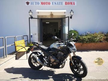 HONDA CB 500 F 
Immatricolato 2023, 471cc, 48Cv/35Kw, 4.800Km, Euro5.
*** Moto unico proprietario *** 
Con: Motore Bicilindrico in linea, cambio manuale a 6 rapporti, Abs, raffreddamento a liquido, faro a Led, Forcella telescopica rovesciata Showa da 41mm, capacitÃ  serbatoio 17 litri, doppio freno a disco da 296mm anteriore e 240mm al posteriore, cerchi da 17â€.  
Accessoriato con: Paramotore. 

Il prezzo proposto di euro 4.800,00euro Ã¨ legato alla promozione web che prevede un acquisto tramite un anticipo e la restante parte rimanente in finanziamento.
Il prezzo senza promo Ã¨ di euro 5.300,00euro.

Rimangono sempre esclusi i costi : 
-del passaggio di proprietÃ  pari ad euro 200,00.
-messa su strada pari ad euro 200,00 che include l'attivazione della garanzia di 12 mesi completa, controlli e/o tagliando completo preconsegna all'occorrenza (olio,filtro olio, filtro aria e tutti i componenti necessari al ripristino), 12 mesi di garanzia estendibili a 24/36mesi in base al veicolo e copre i componenti non soggetti ad usura (dettagli in sede).

I NOSTRI SERVIZI : 
-Acquisto diretto con pagamento immediato 
-conto vendita
-vendita auto, moto e scooter usati e garantiti
-vendita veicoli d'epoca
-permuta auto con moto e viceversa
-noleggio breve e lungo termine
-finanziamenti personalizzati (rata costante,mini e  maxi rate, leasing)
-assistenza post-vendita con societÃ  di garanzie e officine partner
-assicurazioni
-consulenze e stime per acquisti tra privati

VISITA il nostro sito internet: automotousateroma.it oppure scarica la nostra App: automotousateroma dall' Apple store o Play store per restare aggiornato sui nostri ultimi arrivi.

VIENI A TROVARCI PER VEDERE DAL VIVO QUESTO VEICOLO :
Auto Moto Usate Roma s.r.l.Via Appia Nuova 23, 00047, Marino (RM) (adiacente Sorelle Ramonda)

*************

HAI UNA PERMUTA?
compila il form sull'App o nel nostro sito automotousateroma.it
oppure inviaci foto e descrizione (modello anno km motore ...)
al nostro numero whatsapp : Cell. 366-6562866 o 351-4646876 Fisso 06-7215841 e-mail :  info@automotousateroma.it

*************
La Auto Moto Usate Roma Srl declina ogni responsabilitÃ  per eventuali involontarie incongruenze che non rappresentano in alcun modo un impegno contrattuale e invitano i clienti a verificare sempre dal vivo la correttezza dei dati che potrebbero non coincidere con lâ€™effettivo equipaggiamento del veicolo spesso dovuto alla incompatibilitÃ  dei dati trasmessi sulle varie piattaforme web.