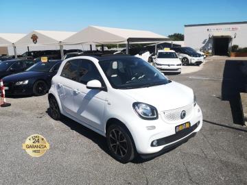 SMART FORFOUR 1.0 PASSION

Immatricolata 2015, 999cc, 190.000Km, 71Cv 52Kw, 5porte 4posti, Euro6B.

*** Motore revisionato ***
** Auto idonea per Neopatentati **

Con: Motore a 3 cilindri, cambio manuale a 5 rapporti, Abs, trazione posteriore, vetri - specchietti e cappotta elettrici, Volante in pelle con comandi, Computer di bordo con display a colori da 3,5 con tecnologia TFT, Esp, Luci diurne a LED, cliamtizzatore, fendinebbia, sedili riscaldabili, Isofix, cerchi in lega da 15â€.
Lavori eseguiti: Motore revisionato, 4 ammortizzatori, vetri oscurati.

Il prezzo proposto di euro 7.900,00euro Ã¨ legato alla promozione web che prevede un acquisto tramite finanziamento di intero importo. Info in sede.
Il prezzo senza promo Ã¨ di euro 8.900,00.

Rimangono sempre esclusi i costi :
-del passaggio di proprietÃ  pari ad euro 450,00.
-messa su strada pari ad euro 300,00 che include controlli tagliando completo preconsegna (olio,filtro olio, filtro aria e tutti icomponenti necessari al ripristino ivi compresi kit distribuzione),igienizzazione interni, kit ruota di scorta o kit gonfiaggio, 12 mesi di garanzia estendibili a 24 36mesi in base al veicolo e copre i componenti non soggetti ad usura (dettagli in sede).

Il prezzo del veicolo pubblicizzato Ã¨ stato calcolato utilizzando tutte le campagne commerciali a disposizione.

*************

I NOSTRI SERVIZI :
-Acquisto diretto con pagamento immediato
-conto vendita
-vendita auto, moto e scooter usati e garantiti
-vendita veicoli d'epoca
-permuta auto con moto e viceversa
-noleggio breve e lungo termine
-finanziamenti personalizzati (rata costante,mini e maxi rate, leasing)
-assistenza post-vendita con societÃ  di garanzie e officine partner
-assicurazioni
-consulenze e stime per acquisti tra privati

VISITA il nostro sito internet: automotousateroma.it oppure scarica la nostra App: automotousateroma dall' Apple store o Play store per restare aggiornato sui nostri ultimi arrivi.

VIENI A TROVARCI PER VEDERE DAL VIVO QUESTO VEICOLO :
Auto Moto Usate Roma s.r.l.Via Appia Nuova 23, 00047, Marino (RM) (adiacente Sorelle Ramonda)

*************

HAI UNA PERMUTA?
compila il form sull'App o nel nostro sito automotousateroma.it
oppure inviaci foto e descrizione (modello anno km motore ...)
al nostro numero whatsapp : Cell. 366-6562866 o 351-4646876 Fisso 06-7215841 e-mail : info@automotousateroma.it

*************
La Auto Moto Usate Roma Srl declina ogni responsabilitÃ  per eventuali involontarie incongruenze che non rappresentano in alcun modo un impegno contrattuale e invitano i clienti a verificare sempre dal vivo la correttezza dei dati che potrebbero non coincidere con lâ€™effettivo equipaggiamento del veicolo spesso dovuto alla incompatibilitÃ  dei dati trasmessi sulle varie piattaforme web.




