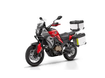 Nuova QJ Motor SVT 650 X: L'avventura non Ã¨ mai stata cosÃ¬ accessibile!

La nuova QJ Motor SVT 650 X Ã¨ la crossover che fa per te! Con il suo stile e le sue prestazioni Ã¨ pronta a portarti ovunque, dalla giungla urbana ai sentieri meno battuti.

Caratteristiche Uniche

Motore V-Twin da 645 cc: Cuore pulsante della moto, questo bicilindrico a V regala una potenza di 76 CV e una coppia generosa di 65 Nm. La sua erogazione fluida e il sound inconfondibile ti faranno innamorare a ogni accelerazione.

Ciclistica Bilanciata: Sospensioni Kayaba completamente regolabili, impianto frenante Brembo con ABS e un robusto telaio a traliccio garantiscono una guida sicura e confortevole, sia su asfalto che su sterrato.

Look Distintivo: Il suo design unico, con il faro tondo a LED, il serbatoio dalle linee aggressive e il terminale di scarico alto, cattura l'attenzione e ti fa sentire un vero esploratore.

Tecnologia al Servizio del Pilota: Il display TFT a colori, i comandi al manubrio intuitivi e l'illuminazione full-LED completano una dotazione di serie giÃ  ricca.

La QJ Motor SVT 650 X Ã¨ la moto ideale per chi cerca l'equilibrio perfetto tra prestazioni, stile e praticitÃ .
Ãˆ la compagna perfetta per la gita fuoriporta del weekend, ma anche per l'uso quotidiano grazie alla sua maneggevolezza e al suo comfort.

Prezzo 7.450euro + messa su strada 350euro.

L'offerta include:
Mezzo in pronta consegna
Garanzia ufficiale 3+1 Anni!
PossibilitÃ  di finanziamento (Senza anticipo, Maxi rata, personalizzato).

I NOSTRI SERVIZI :
-Acquisto diretto con pagamento immediato
-conto vendita
-vendita auto, moto e scooter usati e garantiti
-vendita veicoli d'epoca
-permuta auto con moto e viceversa
-noleggio breve e lungo termine
-finanziamenti personalizzati (rata costante,mini e maxi rate, leasing)
-assistenza post-vendita con societÃ  di garanzie e officine partner
-assicurazioni
-consulenze e stime per acquisti tra privati

VISITA il nostro sito internet: automotousateroma.it oppure scarica la nostra App: automotousateroma dall' Apple store o Play store per restare aggiornato sui nostri ultimi arrivi.

VIENI A TROVARCI PER VEDERE DAL VIVO QUESTO VEICOLO :
Auto Moto Usate Roma s.r.l.Via Appia Nuova 23, 00047, Marino (RM) (adiacente Sorelle Ramonda)

HAI UNA PERMUTA?
compila il form sull'App o nel nostro sito automotousateroma.it
oppure inviaci foto e descrizione (modello anno km motore ...)
al nostro numero whatsapp : Cell. 366-6562866 o 351-4646876 Fisso 06-7215841 e-mail : info@automotousateroma.it

La Auto Moto Usate Roma Srl declina ogni responsabilitÃ  per eventuali involontarie incongruenze che non rappresentano in alcun modo un impegno contrattuale e invitano i clienti a verificare sempre dal vivo la correttezza dei dati che potrebbero non coincidere con lâ€™effettivo equipaggiamento del veicolo spesso dovuto alla incompatibilitÃ  dei dati trasmessi sulle varie piattaforme web.