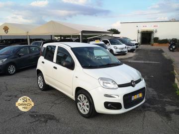 FIAT PANDA 0.9 TWINAIR TURBO NATURAL POWER LOUNGE METANO

Immatricolata 2016, 875cc, 85Cv 63Kw, 52.600Km, 4porte 5posti, Euro6B.

*** Veicolo idoneo per Neopatentati ***

Con: Motore Bicilindrico in linea, cambio manuale a 5 rapporti, Abs, Airbag, vetri elettrici, climatizzatore, fendinebbia, Sedile guida regolabile in altezza, Sedile posteriore ribaltabile, cerchi da 15â€.

Il prezzo proposto di euro 7.200,00 Ã¨ legato alla promozione web che prevede un acquisto tramite finanziamento di intero importo. Info in sede.

Il prezzo a Listino senza promo Ã¨ di euro 7.800,00

Rimangono sempre esclusi i costi :

-del passaggio di proprietÃ  pari ad euro 500,00
-messa su strada pari ad euro 400,00 che include l'attivazione della garanzia di 12 mesi completa, controlli e o tagliando completo preconsegna all'occorrenza (olio,filtro olio, filtro aria e tutti i componenti necessari al ripristino ivi compresi kit distribuzione), igienizzazione interni, kit ruota di scorta o kit gonfiaggio, 12 mesi di garanzia estendibili a 24 36mesi in base al veicolo e copre i componenti non soggetti ad usura (dettagli in sede).

I NOSTRI SERVIZI :
-Acquisto diretto con pagamento immediato
-conto vendita
-vendita auto, moto e scooter usati e garantiti
-vendita veicoli d'epoca
-permuta auto con moto e viceversa
-noleggio breve e lungo termine
-finanziamenti personalizzati (rata costante,mini e maxi rate, leasing)
-assistenza post-vendita con societÃ  di garanzie e officine partner
-assicurazioni
-consulenze e stime per acquisti tra privati

VISITA il nostro sito internet: automotousateroma.it oppure scarica la nostra App: automotousateroma dall' Apple store o Play store per restare aggiornato sui nostri ultimi arrivi.

VIENI A TROVARCI PER VEDERE DAL VIVO QUESTO VEICOLO :
Auto Moto Usate Roma s.r.l.Via Appia Nuova 23, 00047, Marino (RM) (adiacente Sorelle Ramonda)

*************

HAI UNA PERMUTA?
compila il form sull'App o nel nostro sito automotousateroma.it
oppure inviaci foto e descrizione (modello anno km motore ...)
al nostro numero whatsapp : Cell. 366-6562866 o 351-4646876 Fisso 06-7215841 e-mail : info@automotousateroma.it

*************
La Auto Moto Usate Roma Srl declina ogni responsabilitÃ  per eventuali involontarie incongruenze che non rappresentano in alcun modo un impegno contrattuale e invitano i clienti a verificare sempre dal vivo la correttezza dei dati che potrebbero non coincidere con lâ€™effettivo equipaggiamento del veicolo spesso dovuto alla incompatibilitÃ  dei dati trasmessi sulle varie piattaforme web.