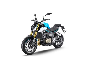 La QJ Motor SRK 600 Ã¨ la Streetfighter che unisce prestazioni di carattere a un design aggressivo e moderno.
 Ãˆ la scelta perfetta per chi cerca una moto affidabile, scattante e con un rapporto qualitÃ -prezzo imbattibile!
CARATTERISTICHE PRINCIPALI:
Motore Bicilindrico 554cc raffreddato a liquido: 56 CV di pura grinta, pronto a ruggire ad ogni accelerazione.
Ciclistica Affinata: Forcella a steli rovesciati e monoammortizzatore per una guida precisa e divertente.
Frenata al Top: Doppio disco anteriore Ã˜320mm e sistema ABS per la massima sicurezza.
Design Tagliente: Look da vera naked sportiva con linee tese e illuminazione Full LED.

Prezzo listino 5.490euro + messa su strada di 350euro. 
L'offerta include:
       .    Mezzo in pronta consegna
Garanzia ufficiale 3+1 Anni!
PossibilitÃ  di finanziamento (Senza anticipo, Maxi rata, personalizzato). 
Non perdere l'occasione di guidare la moto che cambierÃ  il tuo modo di muoverti in cittÃ . 
Vieni a vederlo e a provarlo!

*************

I NOSTRI SERVIZI : 
-Acquisto diretto con pagamento immediato 
-conto vendita
-vendita auto, moto e scooter usati e garantiti
-vendita veicoli d'epoca
-permuta auto con moto e viceversa
-noleggio breve e lungo termine
-finanziamenti personalizzati (rata costante,mini e  maxi rate, leasing)
-assistenza post-vendita con societÃ  di garanzie e officine partner
-assicurazioni
-consulenze e stime per acquisti tra privati

VISITA il nostro sito internet: automotousateroma.it oppure scarica la nostra App: automotousateroma dall' Apple store o Play store per restare aggiornato sui nostri ultimi arrivi.

VIENI A TROVARCI PER VEDERE DAL VIVO QUESTO VEICOLO :
Auto Moto Usate Roma s.r.l.Via Appia Nuova 23, 00047, Marino (RM) (adiacente Sorelle Ramonda)

*************

HAI UNA PERMUTA?
compila il form sull'App o nel nostro sito automotousateroma.it
oppure inviaci foto e descrizione (modello anno km motore ...)
al nostro numero whatsapp : Cell. 366-6562866 o 351-4646876 Fisso 06-7215841 e-mail :  info@automotousateroma.it

*************
La Auto Moto Usate Roma Srl declina ogni responsabilitÃ  per eventuali involontarie incongruenze che non rappresentano in alcun modo un impegno contrattuale e invitano i clienti a verificare sempre dal vivo la correttezza dei dati che potrebbero non coincidere con lâ€™effettivo equipaggiamento del veicolo spesso dovuto alla incompatibilitÃ  dei dati trasmessi sulle varie piattaforme web.