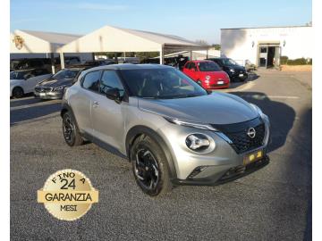 NISSAN JUKE 1.6 HEV N-DESIGN

Immatricolato 2023, 1.598cc, 143Cv 105Kw, 53.000Km, 5PORTE 5POSTI, Euro6D.

** Auto UNICOPROPRIETARIO e in Garanzia Ufficiale FINO AL 12 2026 **

* Auto idonea per NEOPATENTATI *

Il prezzo proposto di euro 18.900,00 Ã¨ legato alla promozione web che prevede un acquisto tramite finanziamento, Info in sede.

Il prezzo a Listino senza promo e senza vincoli Ã¨ di euro 19.900,00.

Rimangono sempre esclusi i costi :

-del passaggio di proprietÃ  pari ad euro 500,00

-messa su strada pari ad euro 400,00 che include l'attivazione della garanzia di 12 mesi completa, all'occorrenza controlli e o tagliando completo preconsegna (olio,filtro olio, filtro aria e tutti i componenti necessari al ripristino ivi compresi kit distribuzione), kit ruota di scorta o kit gonfiaggio, 12 mesi di garanzia estendibili a 24 36mesi in base al veicolo e copre i componenti non soggetti ad usura (dettagli in sede).

Con: Motore Termico Ibrido, cambio autoametico a 4 rapporti, Abs, Esc, Airbag, computr di bordo, vetri e specchietti elettrici, Drive modes (Selettore modalitÃ  di guida), Retrocamera, Climatizzatore automatico, Touchscreen da 12,3 con Apple Carplay Android auto, Fari e Stop a LED, Fendinebbia anteriori e posteriori a Led, Freno di stazionamento elettrico con funzione Auto Hold, Hill Start Assist (assistenza alle partenze in salita), isofix, Sensori di parcheggio anteriori e posteriori, sensore pioggia, Vetri posteriori oscurati (privacy), cerchi in lega da 17â€.

I NOSTRI SERVIZI :
-Acquisto diretto con pagamento immediato
-conto vendita
-vendita auto, moto e scooter usati e garantiti
-vendita veicoli d'epoca
-permuta auto con moto e viceversa
-noleggio breve e lungo termine
-finanziamenti personalizzati (rata costante,mini e maxi rate, leasing)
-assistenza post-vendita con societÃ  di garanzie e officine partner
-assicurazioni
-consulenze e stime per acquisti tra privati

VISITA il nostro sito internet: automotousateroma.it oppure scarica la nostra App: automotousateroma dall' Apple store o Play store per restare aggiornato sui nostri ultimi arrivi.

VIENI A TROVARCI PER VEDERE DAL VIVO QUESTO VEICOLO :
Auto Moto Usate Roma s.r.l.Via Appia Nuova 23, 00047, Marino (RM) (adiacente Sorelle Ramonda)

HAI UNA PERMUTA?
compila il form sull'App o nel nostro sito automotousateroma.it
oppure inviaci foto e descrizione (modello anno km motore ...)
al nostro numero whatsapp : Cell. 366-6562866 o 351-4646876 Fisso 06-7215841 e-mail : info@automotousateroma.it

La Auto Moto Usate Roma Srl declina ogni responsabilitÃ  per eventuali involontarie incongruenze che non rappresentano in alcun modo un impegno contrattuale e invitano i clienti a verificare sempre dal vivo la correttezza dei dati che potrebbero non coincidere con lâ€™effettivo equipaggiamento del veicolo spesso dovuto alla incompatibilitÃ  dei dati trasmessi sulle varie piattaforme web.

