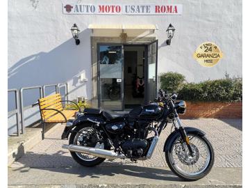 BENELLI IMPERIALE 400  
Immatricolato 2024, 374cc, 21Cv/15,5Kw, 9.500Km, Euro5.
*** Moto Unico Proprietario *** 
** Tag. Ufficiali e moto in Garanzia Ufficiale fino al 2027 **

Rimangono sempre esclusi i costi : 
-del passaggio di proprietÃ  pari ad euro 200,00.
-messa su strada pari ad euro 200,00 che include l'attivazione della garanzia di 12 mesi completa, all' occorrenza controlli e/o tagliando completo preconsegna (olio,filtro olio, filtro aria e tutti i componenti necessari al ripristino), 12 mesi di garanzia estendibili a 24/36mesi in base al veicolo e copre i componenti non soggetti ad usura (dettagli in sede).
Con: Motore Monocilindrico, cambio manuale a 5 rapporti, Abs, contamarce, specchietti al manubrio, raffreddamento ad Aria, Forcella telescopica con steli Ã¸ 41mm, Forcellone oscillante con doppio ammortizzatore, disco freno anteriore da 300mm e da 240mm al posteriore, cerchi a raggi da 18â€. 

I NOSTRI SERVIZI : 
-Acquisto diretto con pagamento immediato 
-conto vendita
-vendita auto, moto e scooter usati e garantiti
-vendita veicoli d'epoca
-permuta auto con moto e viceversa
-noleggio breve e lungo termine
-finanziamenti personalizzati (rata costante,mini e  maxi rate, leasing)
-assistenza post-vendita con societÃ  di garanzie e officine partner
-assicurazioni
-consulenze e stime per acquisti tra privati

VISITA il nostro sito internet: automotousateroma.it oppure scarica la nostra App: automotousateroma dall' Apple store o Play store per restare aggiornato sui nostri ultimi arrivi.

VIENI A TROVARCI PER VEDERE DAL VIVO QUESTO VEICOLO :
Auto Moto Usate Roma s.r.l.Via Appia Nuova 23, 00047, Marino (RM) (adiacente Sorelle Ramonda)

*************

HAI UNA PERMUTA?
compila il form sull'App o nel nostro sito automotousateroma.it
oppure inviaci foto e descrizione (modello anno km motore ...)
al nostro numero whatsapp : Cell. 366-6562866 o 351-4646876 Fisso 06-7215841 e-mail :  info@automotousateroma.it

*************
La Auto Moto Usate Roma Srl declina ogni responsabilitÃ  per eventuali involontarie incongruenze che non rappresentano in alcun modo un impegno contrattuale e invitano i clienti a verificare sempre dal vivo la correttezza dei dati che potrebbero non coincidere con lâ€™effettivo equipaggiamento del veicolo spesso dovuto alla incompatibilitÃ  dei dati trasmessi sulle varie piattaforme web.