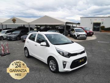 KIA PICANTO 1.0 ATM STYLE 

Immatricolato 2022, 999cc, 67Cv/49Kw, 48.300Km, Euro6D.
*** Auto Idonea per NeoPatentati *** 

Il prezzo proposto di euro 11.900,00 Ã¨ legato alla promozione web che prevede un acquisto tramite finanziamento, Info in sede.
Il prezzo a Listino senza promo e senza vincoli Ã¨ di euro 12.900,00.

Rimangono sempre esclusi i costi :
-del passaggio di proprietÃ  pari ad euro 400,00
-messa su strada pari ad euro 300,00 che include l'attivazione della garanzia di 12 mesi completa, all' occorrenza controlli e/o tagliando completo preconsegna (olio,filtro olio, filtro aria e tutti i componenti necessari al ripristino), 12 mesi di garanzia estendibili a 24/36mesi in base al veicolo e copre i componenti non soggetti ad usura (dettagli in sede).

 Con: Motore a 3 cilindri, cambio automatico a 5 rapporti, Abs, Esp, computer di bordo, vetri e specchietti elettrici, Comandi audio al volante, Start Stop, luci diurne a Led, Fendinebbia, Radio con Retrocamera, Bracciolo anteriore, Isofix, cerchi da 14â€ + ruotino. 

I NOSTRI SERVIZI : 
-Acquisto diretto con pagamento immediato 
-conto vendita
-vendita auto, moto e scooter usati e garantiti
-vendita veicoli d'epoca
-permuta auto con moto e viceversa
-noleggio breve e lungo termine
-finanziamenti personalizzati (rata costante,mini e  maxi rate, leasing)
-assistenza post-vendita con societÃ  di garanzie e officine partner
-assicurazioni
-consulenze e stime per acquisti tra privati

VISITA il nostro sito internet: automotousateroma.it oppure scarica la nostra App: automotousateroma dall' Apple store o Play store per restare aggiornato sui nostri ultimi arrivi.

VIENI A TROVARCI PER VEDERE DAL VIVO QUESTO VEICOLO :
Auto Moto Usate Roma s.r.l.Via Appia Nuova 23, 00047, Marino (RM) (adiacente Sorelle Ramonda)

*************

HAI UNA PERMUTA?
compila il form sull'App o nel nostro sito automotousateroma.it
oppure inviaci foto e descrizione (modello anno km motore ...)
al nostro numero whatsapp : Cell. 366-6562866 o 351-4646876 Fisso 06-7215841 e-mail :  info@automotousateroma.it

*************
La Auto Moto Usate Roma Srl declina ogni responsabilitÃ  per eventuali involontarie incongruenze che non rappresentano in alcun modo un impegno contrattuale e invitano i clienti a verificare sempre dal vivo la correttezza dei dati che potrebbero non coincidere con lâ€™effettivo equipaggiamento del veicolo spesso dovuto alla incompatibilitÃ  dei dati trasmessi sulle varie piattaforme web.