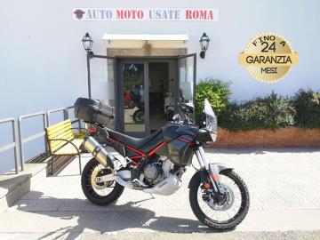APRILIA TUAREG 660 

Immatricolato 2025, 659cc, 80Cv/59Kw, 18.000Km, Euro5.
** Moto in Garanzia Ufficiale fino al 2027 ** 
*** Moto Unico Proprietario *** 

Il prezzo proposto di euro 7.900,00 Ã¨ legato alla promozione web che prevede un acquisto tramite finanziamento, Info in sede.
Il prezzo a Listino senza promo e senza vincoli Ã¨ di euro 8.900,00.

Rimangono sempre esclusi i costi :
-del passaggio di proprietÃ  pari ad euro 200,00
-messa su strada pari ad euro 200,00 che include l'attivazione della garanzia di 12 mesi completa, all' occorrenza controlli e o tagliando completo preconsegna (olio,filtro olio, filtro aria e tutti i componenti necessari al ripristino), 12 mesi di garanzia estendibili a 24 36mesi in base al veicolo e copre i componenti non soggetti ad usura (dettagli in sede).

Di serie: Motore Bicilindrico in linea, cambio manuale a 6 rapporti, Abs, computer di bordo, 4 mappature motore Individual/Urban/Explorer/Off Road, faro a Led, raffreddamento a Liquido, Ride by Wire, Forcella a steli rovesciati da 43mm completamente regolabile, Monoammortizzatore completamente regolabile, doppio disco anteriore da 300mm e da 220mm al posteriore, cerchi a raggi da 21â€ all'anteriore e da 18â€ al posteriore. 
 

I NOSTRI SERVIZI : 
-Acquisto diretto con pagamento immediato 
-conto vendita
-vendita auto, moto e scooter usati e garantiti
-vendita veicoli d'epoca
-permuta auto con moto e viceversa
-noleggio breve e lungo termine
-finanziamenti personalizzati (rata costante,mini e  maxi rate, leasing)
-assistenza post-vendita con societÃ  di garanzie e officine partner
-assicurazioni
-consulenze e stime per acquisti tra privati

VISITA il nostro sito internet: automotousateroma.it oppure scarica la nostra App: automotousateroma dall' Apple store o Play store per restare aggiornato sui nostri ultimi arrivi.

VIENI A TROVARCI PER VEDERE DAL VIVO QUESTO VEICOLO :
Auto Moto Usate Roma s.r.l.Via Appia Nuova 23, 00047, Marino (RM) (adiacente Sorelle Ramonda)

*************

HAI UNA PERMUTA?
compila il form sull'App o nel nostro sito automotousateroma.it
oppure inviaci foto e descrizione (modello anno km motore ...)
al nostro numero whatsapp : Cell. 366-6562866 o 351-4646876 Fisso 06-7215841 e-mail :  info@automotousateroma.it

*************
La Auto Moto Usate Roma Srl declina ogni responsabilitÃ  per eventuali involontarie incongruenze che non rappresentano in alcun modo un impegno contrattuale e invitano i clienti a verificare sempre dal vivo la correttezza dei dati che potrebbero non coincidere con lâ€™effettivo equipaggiamento del veicolo spesso dovuto alla incompatibilitÃ  dei dati trasmessi sulle varie piattaforme web.