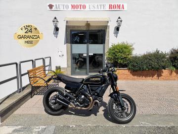 DUCATI SCRAMBLER 800 URBAN MOTARD 

Immatricolato 2022, 803cc, 73Cv/54Kw, 10.000Km, Euro5.

Il prezzo proposto di euro 6.500,00 Ã¨ legato alla promozione web che prevede un acquisto tramite finanziamento, Info in sede.
Il prezzo a Listino senza promo e senza vincoli Ã¨ di euro 7.500,00.

Rimangono sempre esclusi i costi :
-del passaggio di proprietÃ  pari ad euro 200,00
-messa su strada pari ad euro 300,00 che include l'attivazione della garanzia di 12 mesi completa, all' occorrenza controlli e o tagliando completo preconsegna (olio,filtro olio, filtro aria e tutti i componenti necessari al ripristino), 12 mesi di garanzia estendibili a 24 36mesi in base al veicolo e copre i componenti non soggetti ad usura (dettagli in sede).

Di serie: Motore Bicilindrico a V, cambio manuale a 6 rapporti, Abs, computer di bordo, raffreddamento ad Aria forzata, distribuzione Desmodromica, Forcella a steli rovesciati da 41mm, Monoammortizzatore regolabile nel precarico molla, disco anteriore da 330mm e da 245mm al posteriore, cerchi a raggi da 17â€.
 Accessorito con : Porta targa Ducati, doppio scarico Akrapovic, specchietti al manubrio. 

I NOSTRI SERVIZI : 
-Acquisto diretto con pagamento immediato 
-conto vendita
-vendita auto, moto e scooter usati e garantiti
-vendita veicoli d'epoca
-permuta auto con moto e viceversa
-noleggio breve e lungo termine
-finanziamenti personalizzati (rata costante,mini e  maxi rate, leasing)
-assistenza post-vendita con societÃ  di garanzie e officine partner
-assicurazioni
-consulenze e stime per acquisti tra privati

VISITA il nostro sito internet: automotousateroma.it oppure scarica la nostra App: automotousateroma dall' Apple store o Play store per restare aggiornato sui nostri ultimi arrivi.

VIENI A TROVARCI PER VEDERE DAL VIVO QUESTO VEICOLO :
Auto Moto Usate Roma s.r.l.Via Appia Nuova 23, 00047, Marino (RM) (adiacente Sorelle Ramonda)

*************

HAI UNA PERMUTA?
compila il form sull'App o nel nostro sito automotousateroma.it
oppure inviaci foto e descrizione (modello anno km motore ...)
al nostro numero whatsapp : Cell. 366-6562866 o 351-4646876 Fisso 06-7215841 e-mail :  info@automotousateroma.it

*************
La Auto Moto Usate Roma Srl declina ogni responsabilitÃ  per eventuali involontarie incongruenze che non rappresentano in alcun modo un impegno contrattuale e invitano i clienti a verificare sempre dal vivo la correttezza dei dati che potrebbero non coincidere con lâ€™effettivo equipaggiamento del veicolo spesso dovuto alla incompatibilitÃ  dei dati trasmessi sulle varie piattaforme web.
