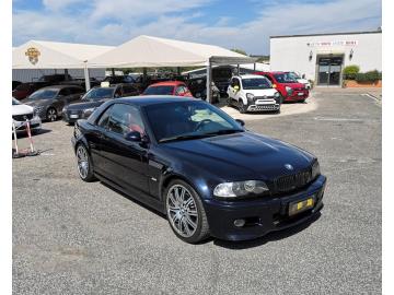 BMW Serie 3 M3 CABRIO  

Immatricolato 2002, 3246cc, 343Cv/252Kw, 134.000Km, 3porte/4posti, Euro2.

Rimangono sempre esclusi i costi :
-del passaggio di proprietÃ  pari ad euro 1.350,00
-messa su strada pari ad euro 500,00 che include l'attivazione della garanzia di 12 mesi completa, all'occorrenza controlli e/o tagliando completo preconsegna (olio,filtro olio, filtro aria e tutti i componenti necessari al ripristino ivi compresi kit distribuzione), kit ruota di scorta o kit gonfiaggio, 12 mesi di garanzia estendibili a 24/36mesi in base al veicolo e copre i componenti non soggetti ad usura (dettagli in sede).

Di serie: Motore 6 cilindri in linea, cambio automatico 4 rapporti, trazione posteriore, ABS, Assetto sportivo M, Hard-top + frangivento, vetri e specchietti elettrici, volante sportivo M in pelle con comandi, sedili in pelle rossa, Cruise control, Autoradio con lettore CD, Climatizzatore automatico, fendinebbia, Regolazione elettrica sedili anteriori memoria lato guida, sedili anteriori riscaldabili, Isofix, sensori di parcheggio posteriori, cerchi in lega da 19â€.  

I NOSTRI SERVIZI : 
-Acquisto diretto con pagamento immediato 
-conto vendita
-vendita auto, moto e scooter usati e garantiti
-vendita veicoli d'epoca
-permuta auto con moto e viceversa
-noleggio breve e lungo termine
-finanziamenti personalizzati (rata costante,mini e  maxi rate, leasing)
-assistenza post-vendita con societÃ  di garanzie e officine partner
-assicurazioni
-consulenze e stime per acquisti tra privati

VISITA il nostro sito internet: automotousateroma.it oppure scarica la nostra App: automotousateroma dall' Apple store o Play store per restare aggiornato sui nostri ultimi arrivi.

VIENI A TROVARCI PER VEDERE DAL VIVO QUESTO VEICOLO :
Auto Moto Usate Roma s.r.l.Via Appia Nuova 23, 00047, Marino (RM) (adiacente Sorelle Ramonda)

*************

HAI UNA PERMUTA?
compila il form sull'App o nel nostro sito automotousateroma.it
oppure inviaci foto e descrizione (modello anno km motore ...)
al nostro numero whatsapp : Cell. 366-6562866 o 351-4646876 Fisso 06-7215841 e-mail :  info@automotousateroma.it

*************
La Auto Moto Usate Roma Srl declina ogni responsabilitÃ  per eventuali involontarie incongruenze che non rappresentano in alcun modo un impegno contrattuale e invitano i clienti a verificare sempre dal vivo la correttezza dei dati che potrebbero non coincidere con lâ€™effettivo equipaggiamento del veicolo spesso dovuto alla incompatibilitÃ  dei dati trasmessi sulle varie piattaforme web.
