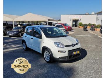 FIAT PANDA 1.0 FIREFLY S&S HYBRID

Immatricolato 2014, 999cc, 69Cv/51Kw, 16.000Km, 5porte/5posti, Euro6D.
*** AUTO IDONEA PER NEOPATENTATI *** 

Il prezzo proposto di euro 10.000,00 Ã¨ legato alla promozione web che prevede un acquisto tramite finanziamento, Info in sede.
Il prezzo a Listino senza promo e senza vincoli Ã¨ di euro 11.800,00.

Rimangono sempre esclusi i costi :
-del passaggio di proprietÃ  pari ad euro 450,00
-messa su strada pari ad euro 300,00 che include l'attivazione della garanzia di 12 mesi completa, all'occorrenza controlli e/o tagliando completo preconsegna (olio,filtro olio, filtro aria e tutti i componenti necessari al ripristino ivi compresi kit distribuzione), kit ruota di scorta o kit gonfiaggio, 12 mesi di garanzia estendibili a 24/36mesi in base al veicolo e copre i componenti non soggetti ad usura (dettagli in sede).

Di serie con: Motore a 3 cilindri, cambio manuale a 6 rapporti, vetri e
specchielli elettrici, Start Stop, servosterzo city, computer di
bordo, finestrini elettrici, Radio DAB 5  con Usb e Bluetooth,
chiusure centralizzate, climatizzatore, stereo, Airbag, ABS, ESP con
ASR MSR, Isofix, cerchi da 15â€ ruota di scorta. 

I NOSTRI SERVIZI : 
-Acquisto diretto con pagamento immediato 
-conto vendita
-vendita auto, moto e scooter usati e garantiti
-vendita veicoli d'epoca
-permuta auto con moto e viceversa
-noleggio breve e lungo termine
-finanziamenti personalizzati (rata costante,mini e  maxi rate, leasing)
-assistenza post-vendita con societÃ  di garanzie e officine partner
-assicurazioni
-consulenze e stime per acquisti tra privati

VISITA il nostro sito internet: automotousateroma.it oppure scarica la nostra App: automotousateroma dall' Apple store o Play store per restare aggiornato sui nostri ultimi arrivi.

VIENI A TROVARCI PER VEDERE DAL VIVO QUESTO VEICOLO :
Auto Moto Usate Roma s.r.l.Via Appia Nuova 23, 00047, Marino (RM) (adiacente Sorelle Ramonda)

*************

HAI UNA PERMUTA?
compila il form sull'App o nel nostro sito automotousateroma.it
oppure inviaci foto e descrizione (modello anno km motore ...)
al nostro numero whatsapp : Cell. 366-6562866 o 351-4646876 Fisso 06-7215841 e-mail :  info@automotousateroma.it

*************
La Auto Moto Usate Roma Srl declina ogni responsabilitÃ  per eventuali involontarie incongruenze che non rappresentano in alcun modo un impegno contrattuale e invitano i clienti a verificare sempre dal vivo la correttezza dei dati che potrebbero non coincidere con lâ€™effettivo equipaggiamento del veicolo spesso dovuto alla incompatibilitÃ  dei dati trasmessi sulle varie piattaforme web.