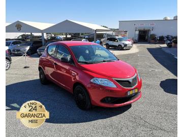 LANCIA YPSILON 1.0 HYBRID FIREFLY ECOCHIC 

Immatricolato 2021, 999cc, 69Cv/51Kw, 71.000Km, 5porte/5posti, Euro6D.
*** Auto Idonea per Neopatentati ***
** Auto Unicoproprietario e IVA Deducibile ** 

Il prezzo proposto di euro 7.900,00 Ã¨ legato alla promozione web che prevede un acquisto tramite finanziamento, Info in sede.
Il prezzo a Listino senza promo e senza vincoli Ã¨ di euro 8.900,00.

Rimangono sempre esclusi i costi :

-del passaggio di proprietÃ  pari ad euro 450,00

-messa su strada pari ad euro 300,00 che include l'attivazione della garanzia di 12 mesi completa, all' occorrenza controlli e/o tagliando completo preconsegna (olio,filtro olio, filtro aria e tutti i componenti necessari al ripristino), 12 mesi di garanzia estendibili a 24/36mesi in base al veicolo e copre i componenti non soggetti ad usura (dettagli in sede).

Di serie con : Motore a 3 cilindri in linea, cambio manuale a 6 rapporti, Abs, Esp, computer di bordo, Volante reg. in altezza, vetri e specchietti elettrici, fendinebbia,  Climatizzatore manuale, Radio con lettore MP3, Servosterzo, Isofix, cerchi da 15â€ + ruotino. 

I NOSTRI SERVIZI : 
-Acquisto diretto con pagamento immediato 
-conto vendita
-vendita auto, moto e scooter usati e garantiti
-vendita veicoli d'epoca
-permuta auto con moto e viceversa
-noleggio breve e lungo termine
-finanziamenti personalizzati (rata costante,mini e  maxi rate, leasing)
-assistenza post-vendita con societÃ  di garanzie e officine partner
-assicurazioni
-consulenze e stime per acquisti tra privati

VISITA il nostro sito internet: automotousateroma.it oppure scarica la nostra App: automotousateroma dall' Apple store o Play store per restare aggiornato sui nostri ultimi arrivi.

VIENI A TROVARCI PER VEDERE DAL VIVO QUESTO VEICOLO :
Auto Moto Usate Roma s.r.l.Via Appia Nuova 23, 00047, Marino (RM) (adiacente Sorelle Ramonda)

*************

HAI UNA PERMUTA?
compila il form sull'App o nel nostro sito automotousateroma.it
oppure inviaci foto e descrizione (modello anno km motore ...)
al nostro numero whatsapp : Cell. 366-6562866 o 351-4646876 Fisso 06-7215841 e-mail :  info@automotousateroma.it

*************
La Auto Moto Usate Roma Srl declina ogni responsabilitÃ  per eventuali involontarie incongruenze che non rappresentano in alcun modo un impegno contrattuale e invitano i clienti a verificare sempre dal vivo la correttezza dei dati che potrebbero non coincidere con lâ€™effettivo equipaggiamento del veicolo spesso dovuto alla incompatibilitÃ  dei dati trasmessi sulle varie piattaforme web.
