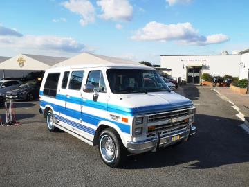 CHEVROLET (GMC) CHERY VAN 2.0 

Immatricolato 1991, 4903cc, 175Cv/127Kw, 58.500Km, 4porte/7posti.
** Van Restaurato, Gommato, Revisionato e Revisionato ** 

Rimangono sempre esclusi i costi : 

-del passaggio di proprietÃ  pari ad euro 300,00

Di serie con : Motore a 6 cilindri a V, cambio automatico, trasmissione posteriore, retrocamera posteriore, rivestimento sedili e sportelli in pelle nautica, stacca batteria, ruota di scorta esterna, scaletta. 

I NOSTRI SERVIZI :

-Vendita auto usate e storiche, moto e scooter nuovi e usati garantiti
-Acquisto diretto con pagamento immediato o conto vendita
-Permuta auto con moto e viceversa
-Noleggio breve e lungo termine
-Assicurazioni e Finanziamenti personalizzati
-Assistenza post-vendita
-Accessori e antifurti per moto e auto

VISITA il nostro sito internet: automotousateroma.it oppure scarica la nostra App: automotousateroma dall' Apple store o Play store per restare aggiornato sui nostri ultimi arrivi.

VIENI A TROVARCI PER VEDERE DAL VIVO QUESTO VEICOLO :
Auto Moto Usate Roma s.r.l.Via Appia Nuova 23, 00047, Marino (RM) (adiacente Sorelle Ramonda)

*************

HAI UNA PERMUTA?
compila il form sull'App o nel nostro sito automotousateroma.it
oppure inviaci foto e descrizione (modello anno km motore ...)
al nostro numero whatsapp : Cell. 366-6562866 o 351-4646876 Fisso 06-7215841 e-mail :  info@automotousateroma.it

*************
La Auto Moto Usate Roma Srl declina ogni responsabilitÃ  per eventuali involontarie incongruenze che non rappresentano in alcun modo un impegno contrattuale e invitano i clienti a verificare sempre dal vivo la correttezza dei dati che potrebbero non coincidere con lâ€™effettivo equipaggiamento del veicolo spesso dovuto alla incompatibilitÃ  dei dati trasmessi sulle varie piattaforme web.