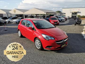 OPEL CORSA 1.4 GPL 

Immatricolato 2016, 1.398cc, 90Cv/66Kw, 138.800Km, 5porte/5posti, Euro6B.
*** Auto Unicoproprietario e idonea per Neopatentati ***
** GPL Rinnovato fino al 2036, Tagliandta e gommata **  

Rimangono sempre esclusi i costi :
-del passaggio di proprietÃ  pari ad euro 500,00
-messa su strada pari ad euro 400,00 che include l'attivazione della garanzia di 12 mesi completa, all'occorrenza controlli e/o tagliando completo preconsegna (olio,filtro olio, filtro aria e tutti i componenti necessari al ripristino ivi compresi kit distribuzione), kit ruota di scorta o kit gonfiaggio, 12 mesi di garanzia estendibili a 24/36mesi in base al veicolo e copre i componenti non soggetti ad usura (dettagli in sede).

Di serie con : Di serie con: Motore a 4 cilindri, cambio manuale a 5 rapporti, vetri e specchielli elettrici, computer di bordo, City Mode - sistema di assistenza alla guida, Cruise Control, Radio, Hill Start Assist, chiusure centralizzate, climatizzatore, Radio CD 3.0 con Tuner/CD/USB, AUX-IN jack 3.5mm e 12V, Bluetooth, Airbag, ABS, ESP con ASR MSR, Isofix, cerchi da 15â€.  

I NOSTRI SERVIZI :

-Vendita auto usate e storiche, moto e scooter nuovi e usati garantiti
-Acquisto diretto con pagamento immediato o conto vendita
-Permuta auto con moto e viceversa
-Noleggio breve e lungo termine
-Assicurazioni e Finanziamenti personalizzati
-Assistenza post-vendita
-Accessori e antifurti per moto e auto

VISITA il nostro sito internet: automotousateroma.it oppure scarica la nostra App: automotousateroma dall' Apple store o Play store per restare aggiornato sui nostri ultimi arrivi.

VIENI A TROVARCI PER VEDERE DAL VIVO QUESTO VEICOLO :
Auto Moto Usate Roma s.r.l.Via Appia Nuova 23, 00047, Marino (RM) (adiacente Sorelle Ramonda)

*************

HAI UNA PERMUTA?
compila il form sull'App o nel nostro sito automotousateroma.it
oppure inviaci foto e descrizione (modello anno km motore ...)
al nostro numero whatsapp : Cell. 366-6562866 o 351-4646876 Fisso 06-7215841 e-mail :  info@automotousateroma.it

*************
La Auto Moto Usate Roma Srl declina ogni responsabilitÃ  per eventuali involontarie incongruenze che non rappresentano in alcun modo un impegno contrattuale e invitano i clienti a verificare sempre dal vivo la correttezza dei dati che potrebbero non coincidere con lâ€™effettivo equipaggiamento del veicolo spesso dovuto alla incompatibilitÃ  dei dati trasmessi sulle varie piattaforme web.
