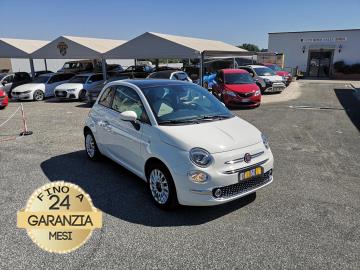 FIAT 500 1.0 HYBRID DOLCEVITA

Immatricolato 2023, 999cc, 69Cv 51Kw, 37.500Km, 5porte 5posti, Euro6D.

*** AUTO IDONEA PER NEOPATENTATI ***

Il prezzo proposto di euro 10.800,00 Ã¨ legato alla promozione web che prevede un acquisto tramite finanziamento, Info in sede.

Il prezzo a Listino senza promo e senza vincoli Ã¨ di euro 11.900,00.

Rimangono sempre esclusi i costi :

-del passaggio di proprietÃ  pari ad euro 450,00

-messa su strada pari ad euro 400,00 che include l'attivazione della garanzia di 12 mesi completa, all'occorrenza controlli e o tagliando completo preconsegna (olio,filtro olio, filtro aria e tutti i componenti necessari al ripristino ivi compresi kit distribuzione), kit ruota di scorta o kit gonfiaggio, 12 mesi di garanzia estendibili a 24 36mesi in base al veicolo e copre i componenti non soggetti ad usura (dettagli in sede).

Di serie con: Motore a 3 cilindri, cambio manuale a 6 rapporti, Abs, Airbag, vetri elettrici, Chiusura Centralizzata, Fendinebbia, Climatizzatore automatico, Cruise Control, Hill Holder, Uconnect 7 Radio Live touchscreen Bluetooth USB con DAB + NAV CarPlay Android Auto, isofix, sensori di parcheggio posteriori, cerchi da 15â€.

I NOSTRI SERVIZI :
-Acquisto diretto con pagamento immediato
-conto vendita
-vendita auto, moto e scooter usati e garantiti
-vendita veicoli d'epoca
-permuta auto con moto e viceversa
-noleggio breve e lungo termine
-finanziamenti personalizzati (rata costante,mini e maxi rate, leasing)
-assistenza post-vendita con societÃ  di garanzie e officine partner
-assicurazioni
-consulenze e stime per acquisti tra privati

VISITA il nostro sito internet: automotousateroma.it oppure scarica la nostra App: automotousateroma dall' Apple store o Play store per restare aggiornato sui nostri ultimi arrivi.

VIENI A TROVARCI PER VEDERE DAL VIVO QUESTO VEICOLO :
Auto Moto Usate Roma s.r.l.Via Appia Nuova 23, 00047, Marino (RM) (adiacente Sorelle Ramonda)

*************

HAI UNA PERMUTA?
compila il form sull'App o nel nostro sito automotousateroma.it
oppure inviaci foto e descrizione (modello anno km motore ...)
al nostro numero whatsapp : Cell. 366-6562866 o 351-4646876 Fisso 06-7215841 e-mail : info@automotousateroma.it

*************
La Auto Moto Usate Roma Srl declina ogni responsabilitÃ  per eventuali involontarie incongruenze che non rappresentano in alcun modo un impegno contrattuale e invitano i clienti a verificare sempre dal vivo la correttezza dei dati che potrebbero non coincidere con lâ€™effettivo equipaggiamento del veicolo spesso dovuto alla incompatibilitÃ  dei dati trasmessi sulle varie piattaforme web.
