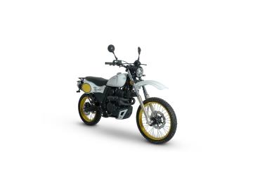 NUOVA GAMMA SWM SILVER VASE 650 & 650 T  Doppia Anima Scrambler
Il fascino intramontabile delle Scrambler incontra la versatilitÃ  moderna.
SWM Silver Vase 650 la moto ideale per chi cerca uno stile rÃ©tro autentico senza rinunciare all'affidabilitÃ  contemporanea. 
Che tu cerchi l'essenzialitÃ  della Scrambler pura o lo spirito d'avventura della versione Turismo, abbiamo la risposta che fa per te.
SWM Silver Vase 650 (La Scrambler Pura)
Il classico intramontabile. Linee pulite, cerchi a raggi e il leggendario doppio scarico alto laterale che definisce la vera estetica regolaritÃ  anni '70. Perfetta per la cittÃ , le gite fuori porta e lo sterrato leggero. Un'icona di stile agile e scattante.
SWM Silver Vase 650 T (L'Anima 