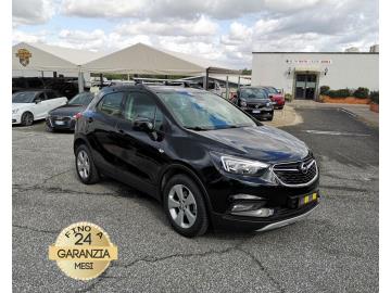 OPEL MOKKA X 1.4 TURBO GPL
Immatricolato 2018, 1364cc, 140Cv/103Kw, 73.660Km, 5porte/5posti, Euro6B.
*** Veicolo Idoneo per Neopatentati ***
** Auto Unicoproprietario – Scad. Gpl 2028 **
Il prezzo proposto di euro 10.800,00 è legato alla promozione web che prevede un acquisto tramite finanziamento, Info in sede.
Il prezzo a Listino senza promo e senza vincoli è di euro 11.800,00.
Rimangono sempre esclusi i costi :
-del passaggio di proprietà pari ad euro 650,00
-messa su strada pari ad euro 400,00 che include l'attivazione della garanzia di 12 mesi completa, all'occorrenza controlli e/o tagliando completo preconsegna (olio,filtro olio, filtro aria e tutti i componenti necessari al ripristino ivi compresi kit distribuzione), kit ruota di scorta o kit gonfiaggio, 12 mesi di garanzia estendibili a 24/36mesi in base al veicolo e copre i componenti non soggetti ad usura (dettagli in sede).
Con: Motore a 4 cilindri, cambio manuale a 6 rapporti, Abs, Esp, Airbag, Computer di bordo, vetri e specchietti elettrici, Volante in pelle con comandi audio, Cruise Control con limitatore di velocità , Hill Start Assist - Assistenza alla partenza in salita, Radio R4.0 IntelliLink – BYOM2, climatizzatore, fendinebbia, Isofix, cerchi in lega da 17“.
I NOSTRI SERVIZI :
-Acquisto diretto con pagamento immediato
-conto vendita
-vendita auto, moto e scooter usati e garantiti
-vendita veicoli d'epoca
-permuta auto con moto e viceversa
-noleggio breve e lungo termine
-finanziamenti personalizzati (rata costante,mini e maxi rate, leasing)
-assistenza post-vendita con società di garanzie e officine partner
-assicurazioni
-consulenze e stime per acquisti tra privati
VISITA il nostro sito internet: automotousateroma.it oppure scarica la nostra App: automotousateroma dall' Apple store o Play store per restare aggiornato sui nostri ultimi arrivi.
VIENI A TROVARCI PER VEDERE DAL VIVO QUESTO VEICOLO :
Auto Moto Usate Roma s.r.l.Via Appia Nuova 23, 00047, Marino (RM) (adiacente Sorelle Ramonda)
*************
HAI UNA PERMUTA?
compila il form sull'App o nel nostro sito automotousateroma.it
oppure inviaci foto e descrizione (modello anno km motore ...)
al nostro numero whatsapp : Cell. 366-6562866 o 351-4646876 Fisso 06-7215841 e-mail : info@automotousateroma.it
*************
La Auto Moto Usate Roma Srl declina ogni responsabilità per eventuali involontarie incongruenze che non rappresentano in alcun modo un impegno contrattuale e invitano i clienti a verificare sempre dal vivo la correttezza dei dati che potrebbero non coincidere con l’effettivo equipaggiamento del veicolo spesso dovuto alla incompatibilità dei dati trasmessi sulle varie piattaforme web. OPEL MOKKA X 1.4 TURBO GPL
Immatricolato 2018, 1364cc, 140Cv/103Kw, 73.660Km, 5porte/5posti, Euro6B.
*** Veicolo Idoneo per Neopatentati ***
** Auto Unicoproprietario – Scad. Gpl 2028 **
Il prezzo proposto di euro 10.800,00 è legato alla promozione web che prevede un acquisto tramite finanziamento, Info in sede.
Il prezzo a Listino senza promo e senza vincoli è di euro 11.800,00.
Rimangono sempre esclusi i costi :
-del passaggio di proprietà pari ad euro 650,00
-messa su strada pari ad euro 400,00 che include l'attivazione della garanzia di 12 mesi completa, all'occorrenza controlli e/o tagliando completo preconsegna (olio,filtro olio, filtro aria e tutti i componenti necessari al ripristino ivi compresi kit distribuzione), kit ruota di scorta o kit gonfiaggio, 12 mesi di garanzia estendibili a 24/36mesi in base al veicolo e copre i componenti non soggetti ad usura (dettagli in sede).
Con: Motore a 4 cilindri, cambio manuale a 6 rapporti, Abs, Esp, Airbag, Computer di bordo, vetri e specchietti elettrici, Volante in pelle con comandi audio, Cruise Control con limitatore di velocità , Hill Start Assist - Assistenza alla partenza in salita, Radio R4.0 IntelliLink – BYOM2, climatizzatore, fendinebbia, Isofix, cerchi in lega da 17“.
I NOSTRI SERVIZI :
-Acquisto diretto con pagamento immediato
-conto vendita
-vendita auto, moto e scooter usati e garantiti
-vendita veicoli d'epoca
-permuta auto con moto e viceversa
-noleggio breve e lungo termine
-finanziamenti personalizzati (rata costante,mini e maxi rate, leasing)
-assistenza post-vendita con società di garanzie e officine partner
-assicurazioni
-consulenze e stime per acquisti tra privati
VISITA il nostro sito internet: automotousateroma.it oppure scarica la nostra App: automotousateroma dall' Apple store o Play store per restare aggiornato sui nostri ultimi arrivi.
VIENI A TROVARCI PER VEDERE DAL VIVO QUESTO VEICOLO :
Auto Moto Usate Roma s.r.l.Via Appia Nuova 23, 00047, Marino (RM) (adiacente Sorelle Ramonda)
*************
HAI UNA PERMUTA?
compila il form sull'App o nel nostro sito automotousateroma.it
oppure inviaci foto e descrizione (modello anno km motore ...)
al nostro numero whatsapp : Cell. 366-6562866 o 351-4646876 Fisso 06-7215841 e-mail : info@automotousateroma.it
*************
La Auto Moto Usate Roma Srl declina ogni responsabilità per eventuali involontarie incongruenze che non rappresentano in alcun modo un impegno contrattuale e invitano i clienti a verificare sempre dal vivo la correttezza dei dati che potrebbero non coincidere con l’effettivo equipaggiamento del veicolo spesso dovuto alla incompatibilità dei dati trasmessi sulle varie piattaforme web.