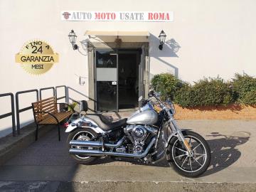 Rivenditore autorizzato di : Piaggio, Vespa, Sym, QJ Motor, Italjet, Tvs Motor, Alza Italia. Trattiamo usato Honda, Yamaha, Kawasaki, Suzuki, Aprilia, Benelli, Ducati, Moto Guzzi, Moto Morini, BMW, KTM, Triumph, Royal Enfield, Harley-Davidson, Indian, CFMOTO, Voge, Kymco, Peugeot
HARLEY DAVIDSON FXLR LOW RIDER
Immatricolato 2019, 1745cc, 86Cv/64Kw, 47.000Km, Euro4.
*** Moto Tagliandata, Revisionata e Bollata ***
Il prezzo proposto di euro 11.900,00 è legato alla promozione web che prevede un acquisto tramite finanziamento, Info in sede.
Il prezzo a Listino senza promo e senza vincoli è di euro 12.900,00.
Rimangono sempre esclusi i costi :
-del passaggio di proprietà pari ad euro 200,00
-messa su strada pari ad euro 300,00 che include l'attivazione della garanzia di 12 mesi completa, all' occorrenza controlli e/o tagliando completo preconsegna (olio,filtro olio, filtro aria e tutti i componenti necessari al ripristino), 12 mesi di garanzia estendibili a 24/36mesi in base al veicolo e copre i componenti non soggetti ad usura (dettagli in sede).
Di serie con : Motore Bicilindrico a V, Cambio a 6 rapporti, Raffreddamento ad Aria, trasmissione finale a cinghia, Abs, cerchi da 19†anteriori e da 16†posteriori.
Accessoriato con : Paramotore, parabrezza, schienalino, borsa.
I NOSTRI SERVIZI :
-Vendita auto usate e storiche, moto e scooter nuovi e usati garantiti
-Acquisto diretto con pagamento immediato o conto vendita
-Permuta auto con moto e viceversa
-Noleggio breve e lungo termine
-Assicurazioni e Finanziamenti personalizzati
-Assistenza post-vendita
-Accessori e antifurti per moto e auto
VISITA il nostro sito internet: automotousateroma.it oppure scarica la nostra App: automotousateroma dall' Apple store o Play store per restare aggiornato sui nostri ultimi arrivi.
VIENI A TROVARCI PER VEDERE DAL VIVO QUESTO VEICOLO :
Auto Moto Usate Roma s.r.l.Via Appia Nuova 23, 00047, Marino (RM) (adiacente Sorelle Ramonda)
*************
HAI UNA PERMUTA?
compila il form sull'App o nel nostro sito automotousateroma.it
oppure inviaci foto e descrizione (modello anno km motore ...)
al nostro numero whatsapp : Cell. 366-6562866 o 351-4646876 Fisso 06-7215841 e-mail : info@automotousateroma.it
*************
La Auto Moto Usate Roma Srl declina ogni responsabilità per eventuali involontarie incongruenze che non rappresentano in alcun modo un impegno contrattuale e invitano i clienti a verificare sempre dal vivo la correttezza dei dati che potrebbero non coincidere con l’effettivo equipaggiamento del veicolo spesso dovuto alla incompatibilità dei dati trasmessi sulle varie piattaforme web. Rivenditore autorizzato di : Piaggio, Vespa, Sym, QJ Motor, Italjet, Tvs Motor, Alza Italia. Trattiamo usato Honda, Yamaha, Kawasaki, Suzuki, Aprilia, Benelli, Ducati, Moto Guzzi, Moto Morini, BMW, KTM, Triumph, Royal Enfield, Harley-Davidson, Indian, CFMOTO, Voge, Kymco, Peugeot
HARLEY DAVIDSON FXLR LOW RIDER
Immatricolato 2019, 1745cc, 86Cv/64Kw, 47.000Km, Euro4.
*** Moto Tagliandata, Revisionata e Bollata ***
Il prezzo proposto di euro 11.900,00 è legato alla promozione web che prevede un acquisto tramite finanziamento, Info in sede.
Il prezzo a Listino senza promo e senza vincoli è di euro 12.900,00.
Rimangono sempre esclusi i costi :
-del passaggio di proprietà pari ad euro 200,00
-messa su strada pari ad euro 300,00 che include l'attivazione della garanzia di 12 mesi completa, all' occorrenza controlli e/o tagliando completo preconsegna (olio,filtro olio, filtro aria e tutti i componenti necessari al ripristino), 12 mesi di garanzia estendibili a 24/36mesi in base al veicolo e copre i componenti non soggetti ad usura (dettagli in sede).
Di serie con : Motore Bicilindrico a V, Cambio a 6 rapporti, Raffreddamento ad Aria, trasmissione finale a cinghia, Abs, cerchi da 19†anteriori e da 16†posteriori.
Accessoriato con : Paramotore, parabrezza, schienalino, borsa.
I NOSTRI SERVIZI :
-Vendita auto usate e storiche, moto e scooter nuovi e usati garantiti
-Acquisto diretto con pagamento immediato o conto vendita
-Permuta auto con moto e viceversa
-Noleggio breve e lungo termine
-Assicurazioni e Finanziamenti personalizzati
-Assistenza post-vendita
-Accessori e antifurti per moto e auto
VISITA il nostro sito internet: automotousateroma.it oppure scarica la nostra App: automotousateroma dall' Apple store o Play store per restare aggiornato sui nostri ultimi arrivi.
VIENI A TROVARCI PER VEDERE DAL VIVO QUESTO VEICOLO :
Auto Moto Usate Roma s.r.l.Via Appia Nuova 23, 00047, Marino (RM) (adiacente Sorelle Ramonda)
*************
HAI UNA PERMUTA?
compila il form sull'App o nel nostro sito automotousateroma.it
oppure inviaci foto e descrizione (modello anno km motore ...)
al nostro numero whatsapp : Cell. 366-6562866 o 351-4646876 Fisso 06-7215841 e-mail : info@automotousateroma.it
*************
La Auto Moto Usate Roma Srl declina ogni responsabilità per eventuali involontarie incongruenze che non rappresentano in alcun modo un impegno contrattuale e invitano i clienti a verificare sempre dal vivo la correttezza dei dati che potrebbero non coincidere con l’effettivo equipaggiamento del veicolo spesso dovuto alla incompatibilità dei dati trasmessi sulle varie piattaforme web.