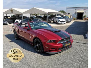 MUSTANG V6 CABRIO
Immatricolazione 2014, 3.731cc, 360Cv/227Kw, 106.000Km, 3porte/4posti, Euro5B.
Il prezzo proposto di euro 19.900,00 è legato alla promozione web che prevede un acquisto tramite anticipo e restante parte finanziamento, Info in sede.
Il prezzo a Listino senza promo e senza vincoli è di euro 22.900,00.
Rimangono sempre esclusi i costi :
- del passaggio di proprietà pari ad euro 1.250,00
messa su strada pari ad euro 400,00 che include l'attivazione della garanzia di 12 mesi completa, all'occorrenza controlli e o tagliando completo preconsegna (olio,filtro olio, filtro aria e tutti i componenti necessari al ripristino ivi compresi kit distribuzione), kit ruota di scorta o kit gonfiaggio, 12 mesi di garanzia estendibili a 24 36mesi in base al veicolo e copre i componenti non soggetti ad usura (dettagli in sede).
Con: Motore 6 cilindri a V, cambio automatico a 6 rapporti, trazione posteriore, Abs, computer di bordo, vetrie specchietti elettrici, interni in pelle, Radio con Navigatore, Volante reg. in altezza, Fari allo Xeno, cerchi in lega da 17â€.
Lavori eseguiti: Mappatura con Filtro aria Bmc e scarico Simoni racing, sostituzione pompa acqua, bobbine, pasticche freno, tagliando.
I NOSTRI SERVIZI :
-Vendita auto usate e storiche, moto e scooter nuovi e usati garantiti
-Acquisto diretto con pagamento immediato o conto vendita
-Permuta auto con moto e viceversa
-Noleggio breve e lungo termine
-Assicurazioni e Finanziamenti personalizzati
-Assistenza post-vendita
-Accessori e antifurti per moto e auto
VISITA il nostro sito internet: automotousateroma.it oppure scarica la nostra App: automotousateroma dall' Apple store o Play store per restare aggiornato sui nostri ultimi arrivi.
VIENI A TROVARCI PER VEDERE DAL VIVO QUESTO VEICOLO :
Auto Moto Usate Roma s.r.l.Via Appia Nuova 23, 00047, Marino (RM) (adiacente Sorelle Ramonda)
*************
HAI UNA PERMUTA?
compila il form sull'App o nel nostro sito automotousateroma.it
oppure inviaci foto e descrizione (modello anno km motore ...)
al nostro numero whatsapp : Cell. 366-6562866 o 351-4646876 Fisso 06-7215841 e-mail : info@automotousateroma.it
*************
La Auto Moto Usate Roma Srl declina ogni responsabilità per eventuali involontarie incongruenze che non rappresentano in alcun modo un impegno contrattuale e invitano i clienti a verificare sempre dal vivo la correttezza dei dati che potrebbero non coincidere con l’effettivo equipaggiamento del veicolo spesso dovuto alla incompatibilità dei dati trasmessi sulle varie piattaforme web. MUSTANG V6 CABRIO
Immatricolazione 2014, 3.731cc, 360Cv/227Kw, 106.000Km, 3porte/4posti, Euro5B.
Il prezzo proposto di euro 19.900,00 è legato alla promozione web che prevede un acquisto tramite anticipo e restante parte finanziamento, Info in sede.
Il prezzo a Listino senza promo e senza vincoli è di euro 22.900,00.
Rimangono sempre esclusi i costi :
- del passaggio di proprietà pari ad euro 1.250,00
messa su strada pari ad euro 400,00 che include l'attivazione della garanzia di 12 mesi completa, all'occorrenza controlli e o tagliando completo preconsegna (olio,filtro olio, filtro aria e tutti i componenti necessari al ripristino ivi compresi kit distribuzione), kit ruota di scorta o kit gonfiaggio, 12 mesi di garanzia estendibili a 24 36mesi in base al veicolo e copre i componenti non soggetti ad usura (dettagli in sede).
Con: Motore 6 cilindri a V, cambio automatico a 6 rapporti, trazione posteriore, Abs, computer di bordo, vetrie specchietti elettrici, interni in pelle, Radio con Navigatore, Volante reg. in altezza, Fari allo Xeno, cerchi in lega da 17â€.
Lavori eseguiti: Mappatura con Filtro aria Bmc e scarico Simoni racing, sostituzione pompa acqua, bobbine, pasticche freno, tagliando.
I NOSTRI SERVIZI :
-Vendita auto usate e storiche, moto e scooter nuovi e usati garantiti
-Acquisto diretto con pagamento immediato o conto vendita
-Permuta auto con moto e viceversa
-Noleggio breve e lungo termine
-Assicurazioni e Finanziamenti personalizzati
-Assistenza post-vendita
-Accessori e antifurti per moto e auto
VISITA il nostro sito internet: automotousateroma.it oppure scarica la nostra App: automotousateroma dall' Apple store o Play store per restare aggiornato sui nostri ultimi arrivi.
VIENI A TROVARCI PER VEDERE DAL VIVO QUESTO VEICOLO :
Auto Moto Usate Roma s.r.l.Via Appia Nuova 23, 00047, Marino (RM) (adiacente Sorelle Ramonda)
*************
HAI UNA PERMUTA?
compila il form sull'App o nel nostro sito automotousateroma.it
oppure inviaci foto e descrizione (modello anno km motore ...)
al nostro numero whatsapp : Cell. 366-6562866 o 351-4646876 Fisso 06-7215841 e-mail : info@automotousateroma.it
*************
La Auto Moto Usate Roma Srl declina ogni responsabilità per eventuali involontarie incongruenze che non rappresentano in alcun modo un impegno contrattuale e invitano i clienti a verificare sempre dal vivo la correttezza dei dati che potrebbero non coincidere con l’effettivo equipaggiamento del veicolo spesso dovuto alla incompatibilità dei dati trasmessi sulle varie piattaforme web.