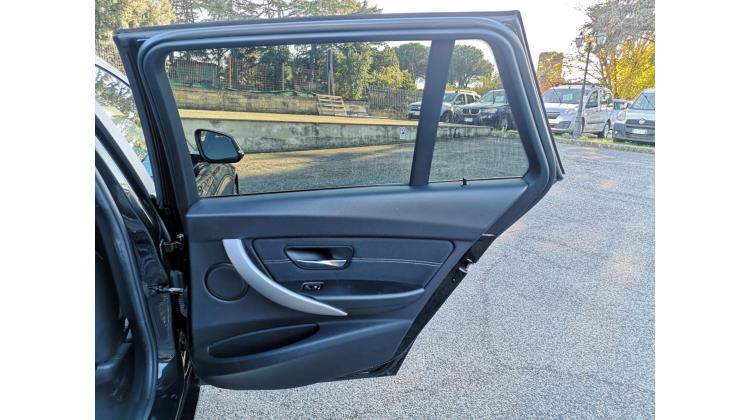 BMW 318 d TOURING SPORT AUT. PROMO WEB Station Wagon