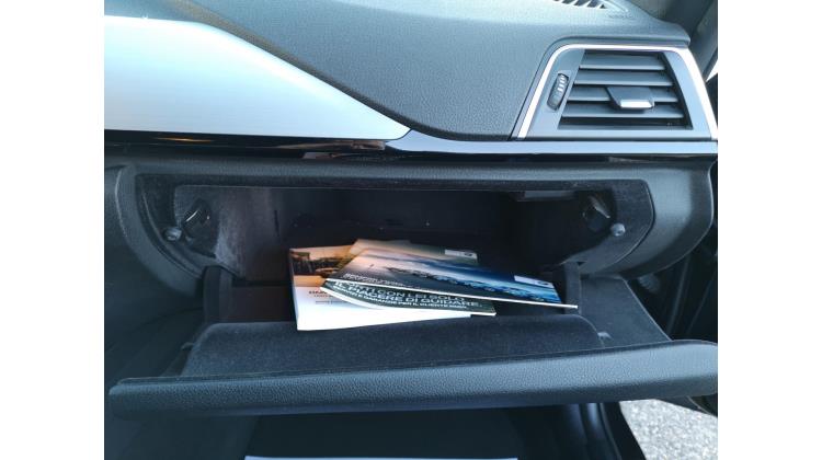 BMW 318 d TOURING SPORT AUT. PROMO WEB Station Wagon