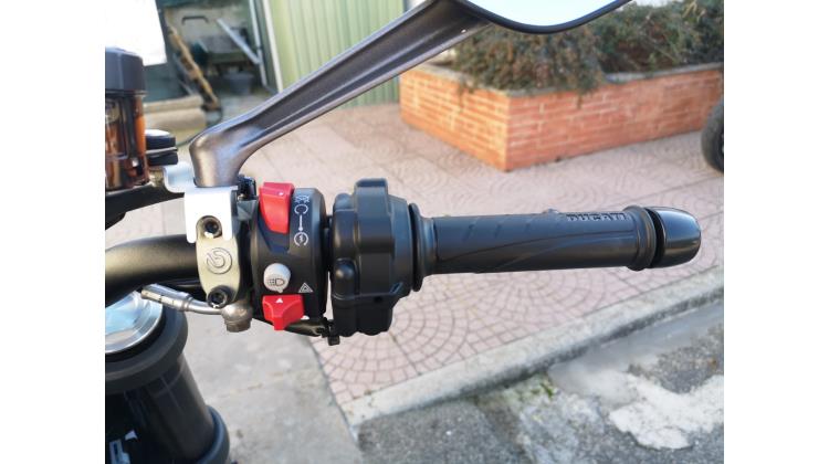 Ducati MONSTER 937 NAKED