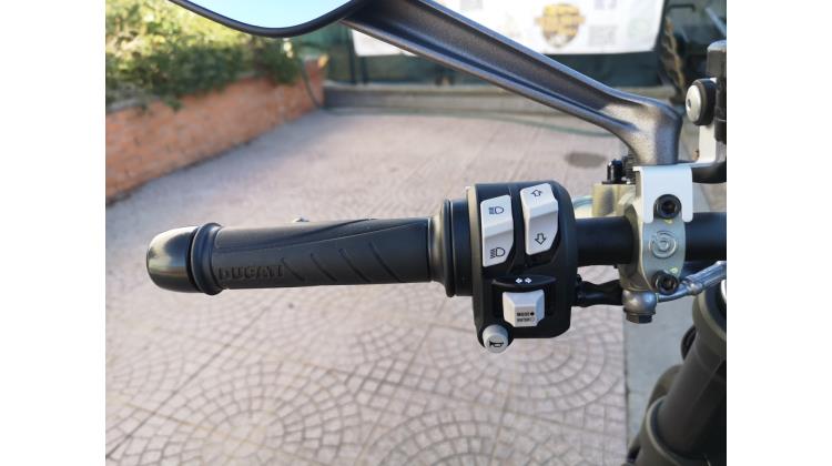 Ducati MONSTER 937 NAKED