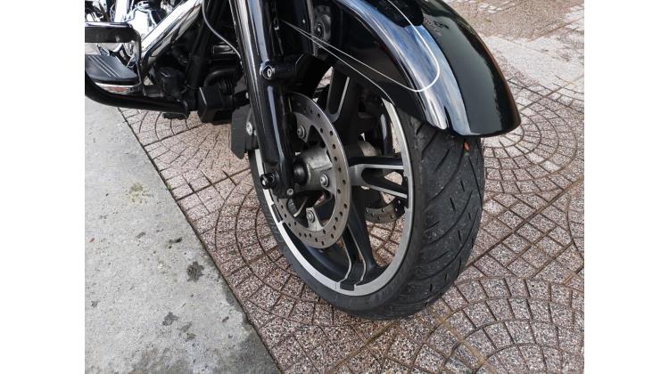 Harley-Davidson FLTRXS Road Glide 1690 PROMO WEB CUSTOM