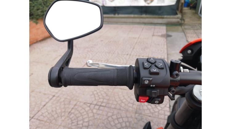 Triumph Streer Triple R NAKED