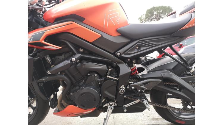 Triumph Streer Triple R NAKED
