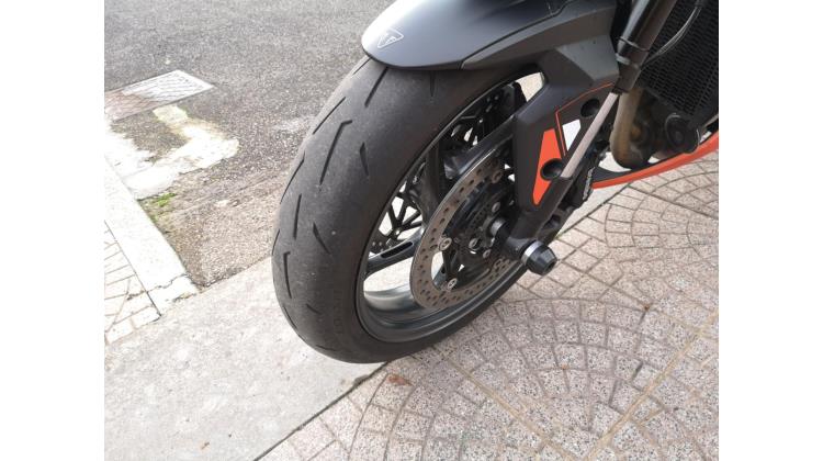 Triumph Streer Triple R NAKED