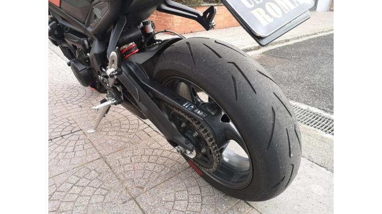 Triumph Streer Triple R NAKED