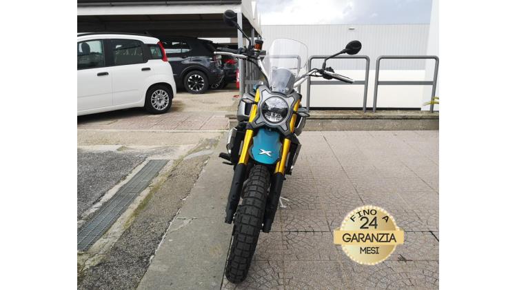 CF MOTO 700 CL-X ADV NAKED