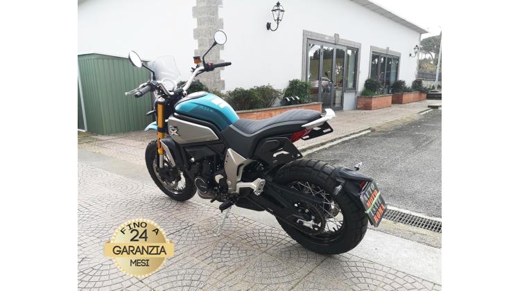 CF MOTO 700 CL-X ADV NAKED