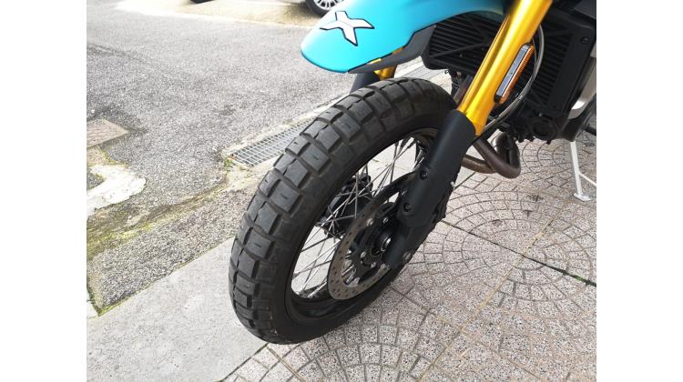 CF MOTO 700 CL-X ADV NAKED